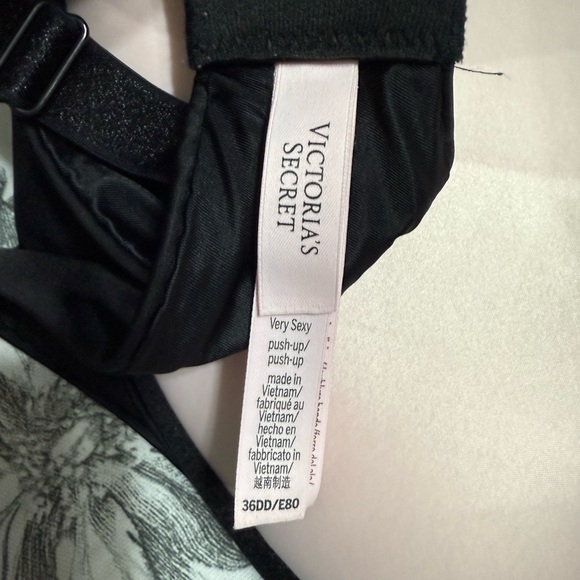 Victoria's Secret Starstruck Very Sexy Push-up Bra 36DD - Picture 3 of 5
